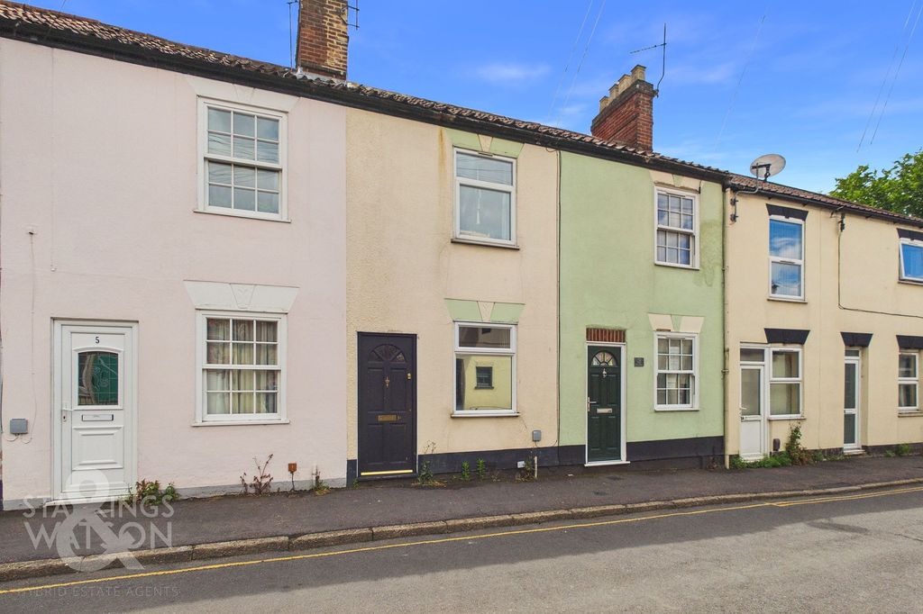 Property photo 1 of 18