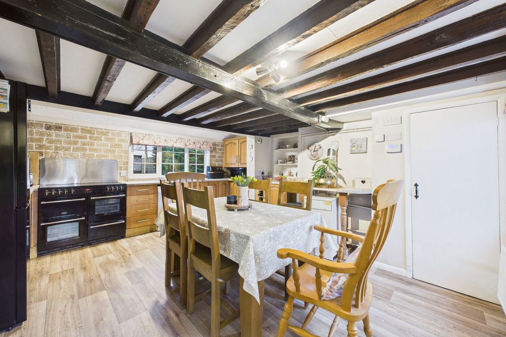 Property photo 3 of 31