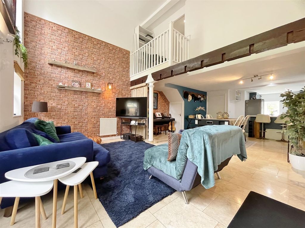 Property photo 2 of 37 Open Plan