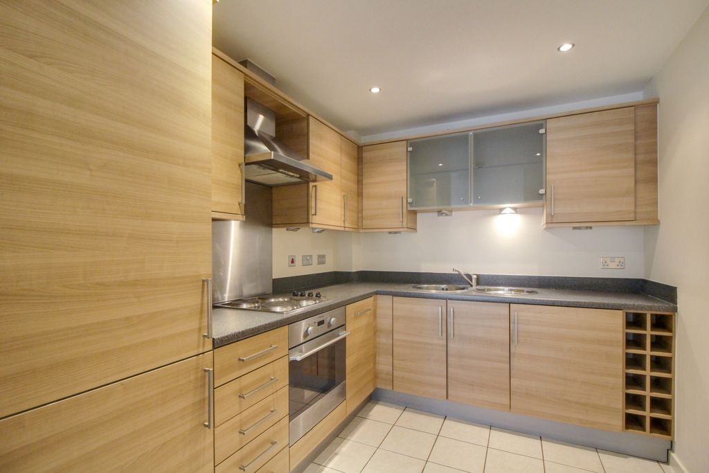 Property photo 2 of 10 Kitchen