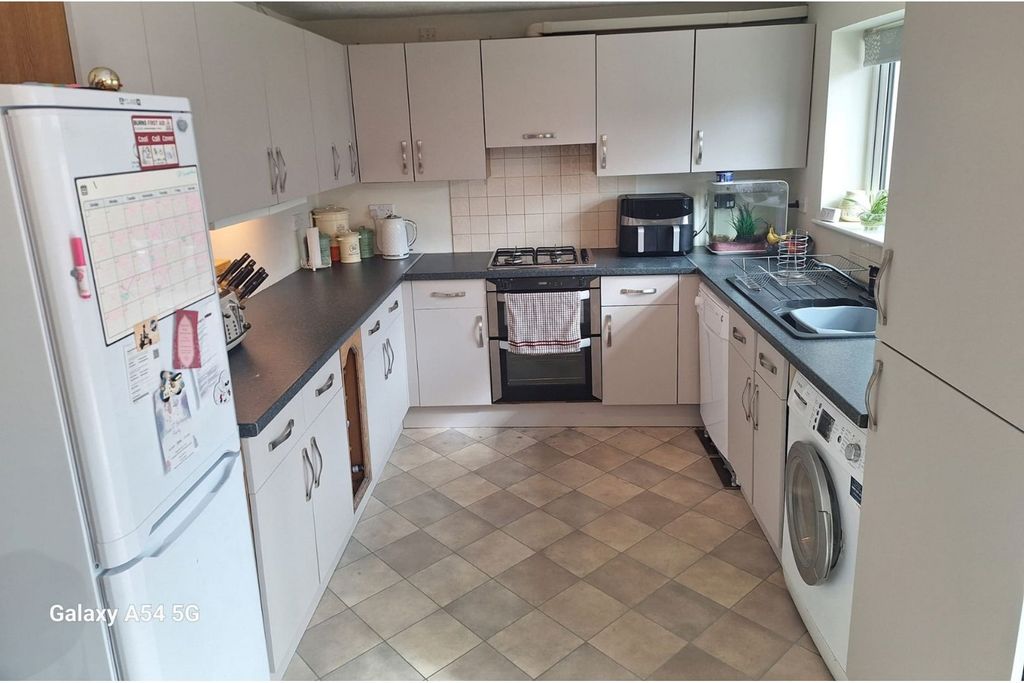Property photo 2 of 23