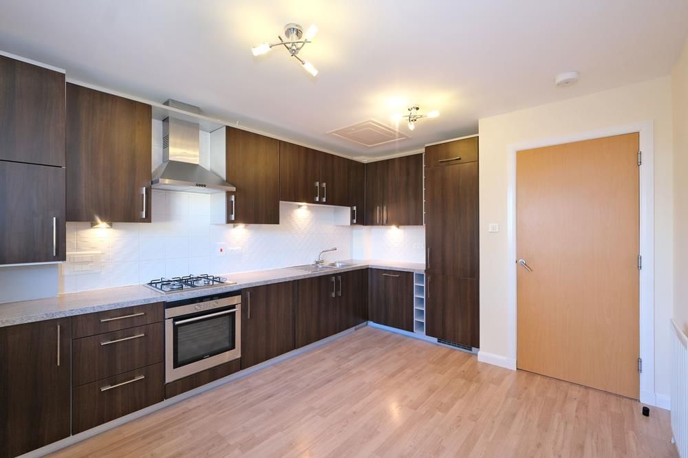 Property photo 3 of 12 Kitchen 2