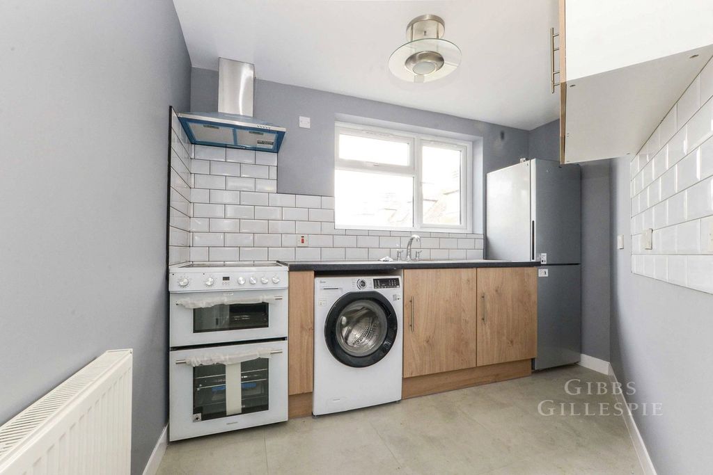 Property photo 3 of 8 Pbox-Img.Jpg