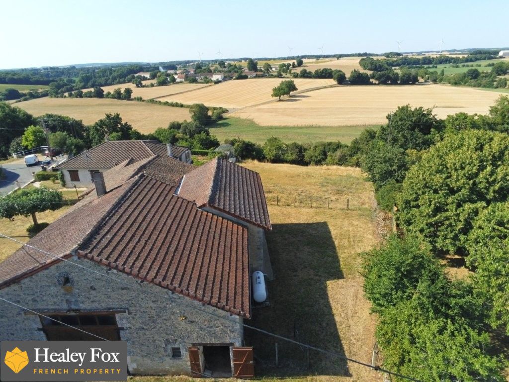 Property photo 2 of 24 1._Maison__Vendre_Prs_De_Ruffec_16700_2_6A3E9590d59A2