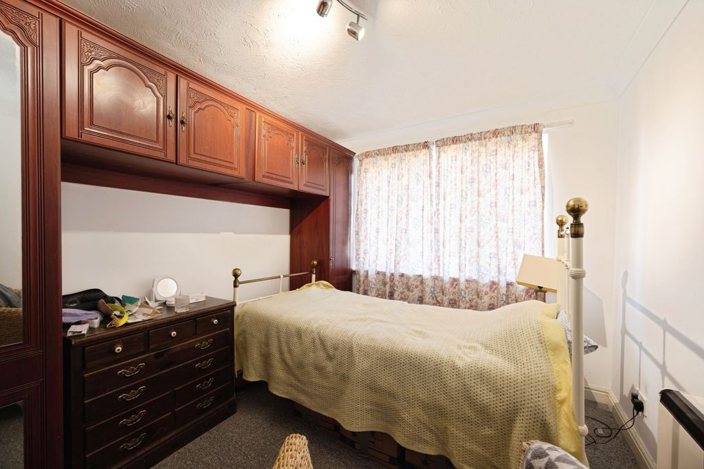 Property photo 3 of 17 Photo