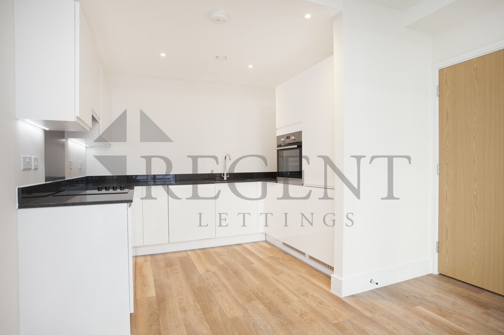 Property photo 3 of 7 Kitchen