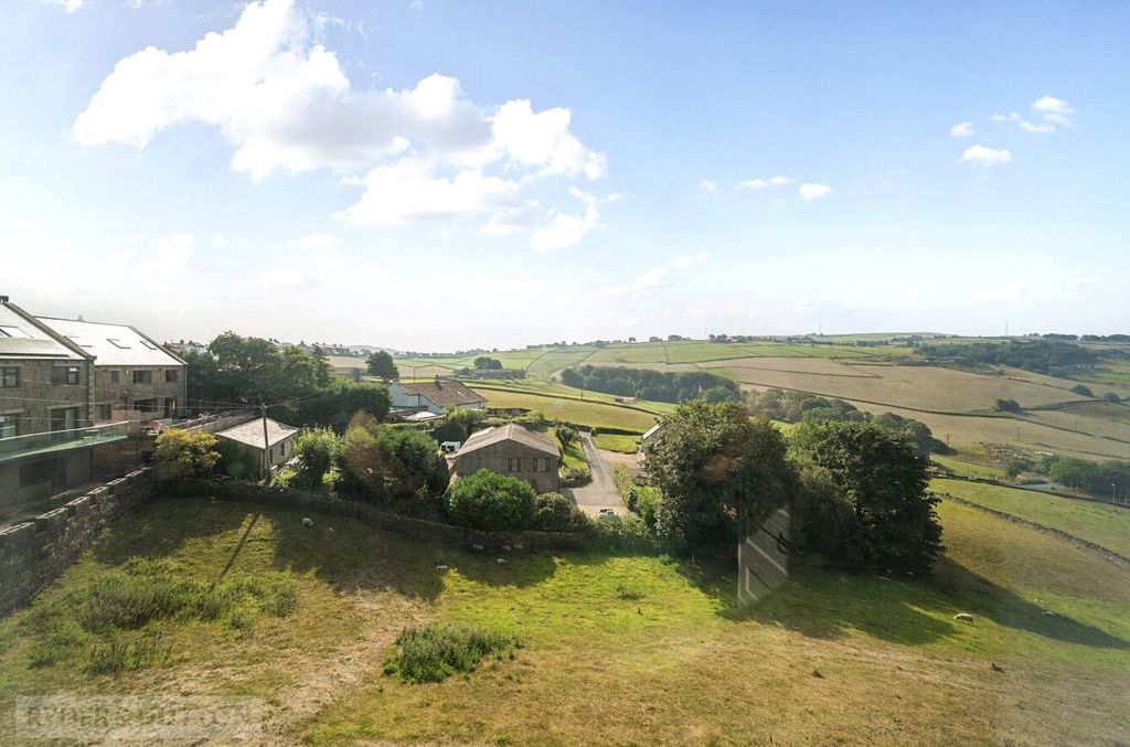 Property photo 1 of 18 Picture No. 04