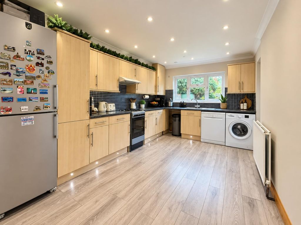 Property photo 3 of 15 Kitch1.Png