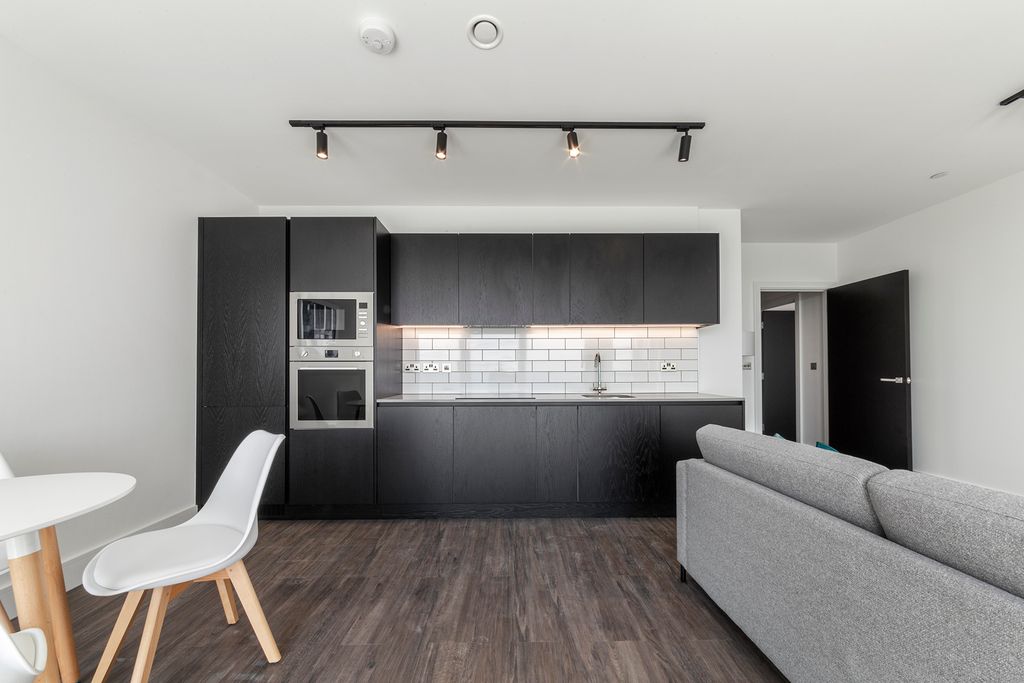 Property photo 3 of 21