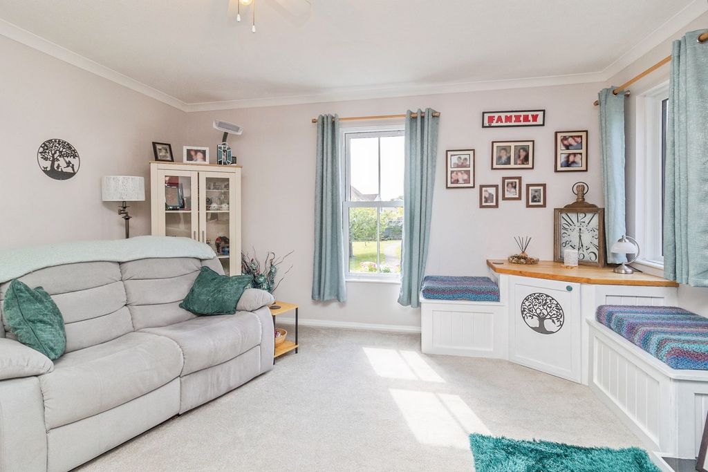 Property photo 3 of 18 Pbox-Img.Jpg