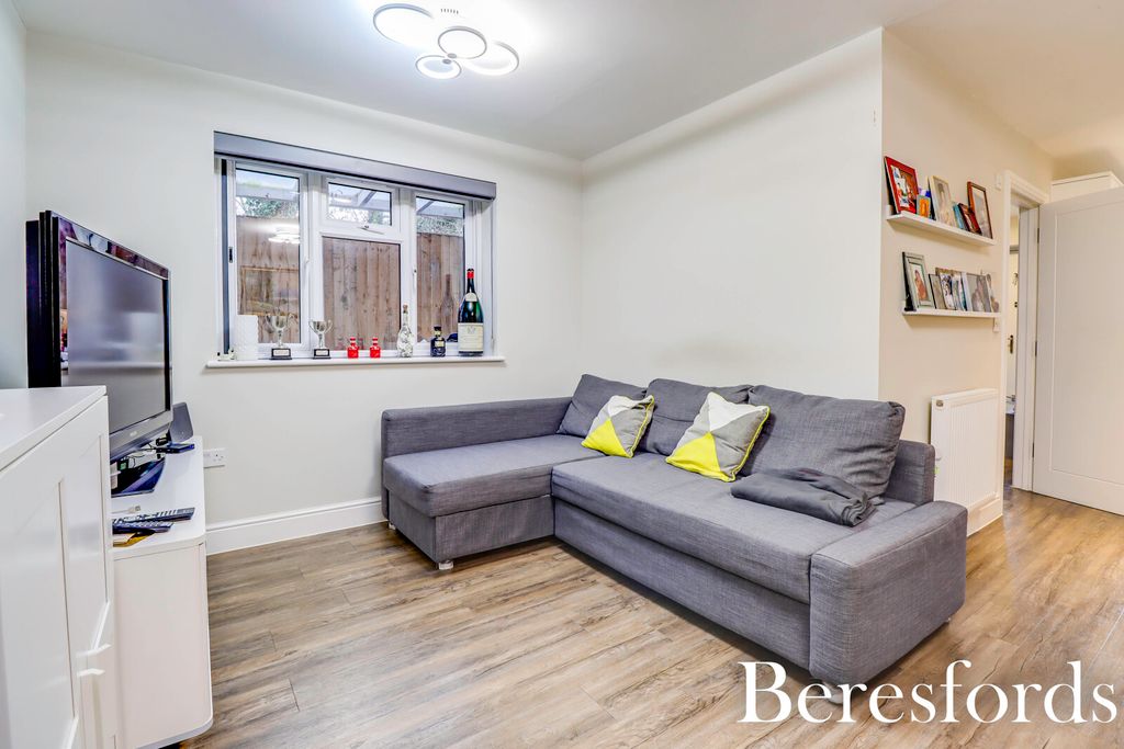 Property photo 3 of 22 Picture No. 17