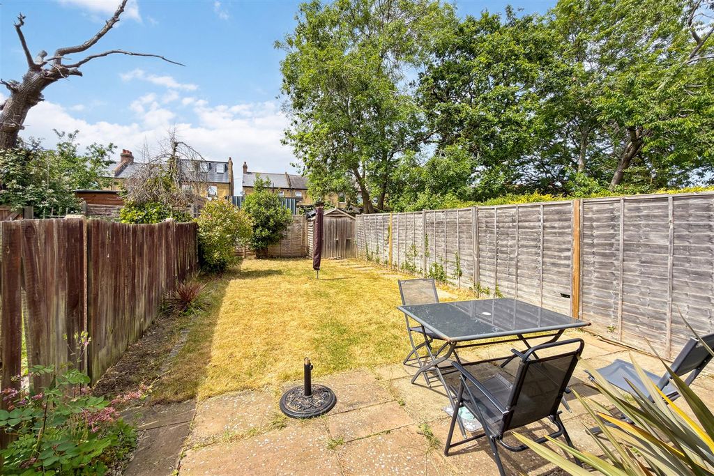 Property photo 3 of 15 Garden