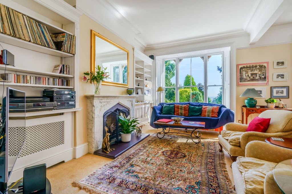 Property photo 2 of 12 Sitting Room