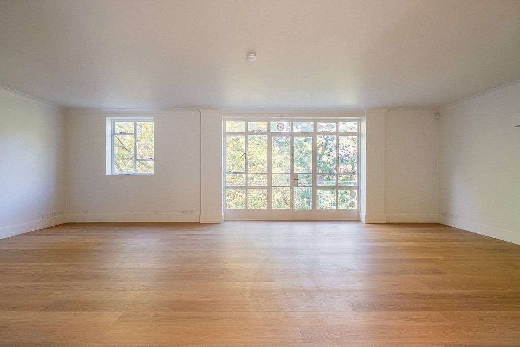 Property photo 2 of 18 Reception Room