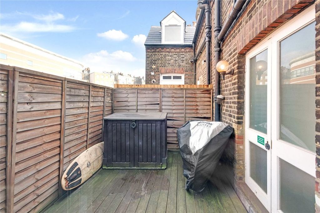 Property photo 3 of 7