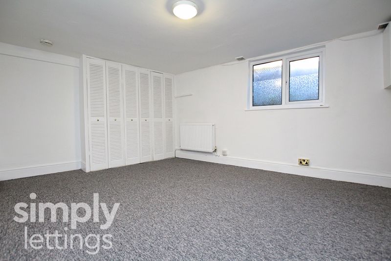 Property photo 3 of 6 Photo 6