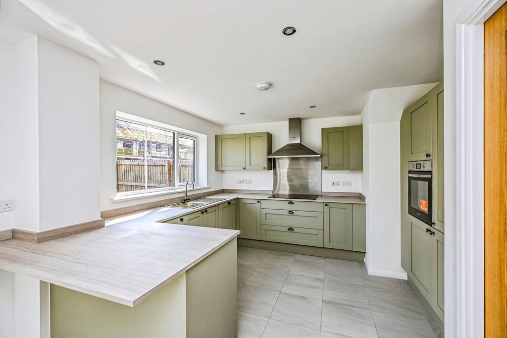 Property photo 3 of 22 Pbox-Img.Jpg