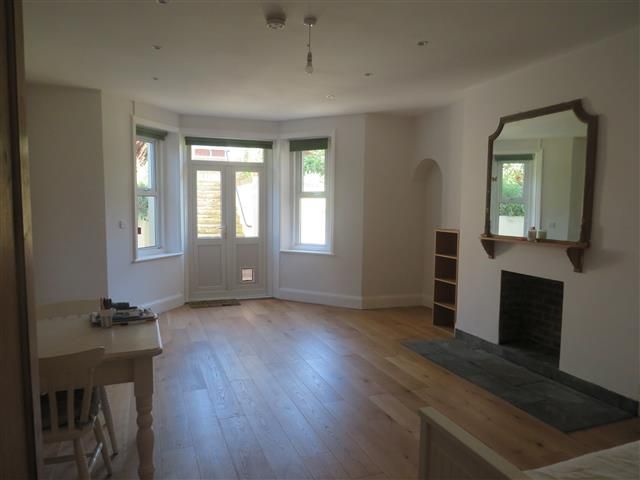 Property photo 3 of 10 Living Room