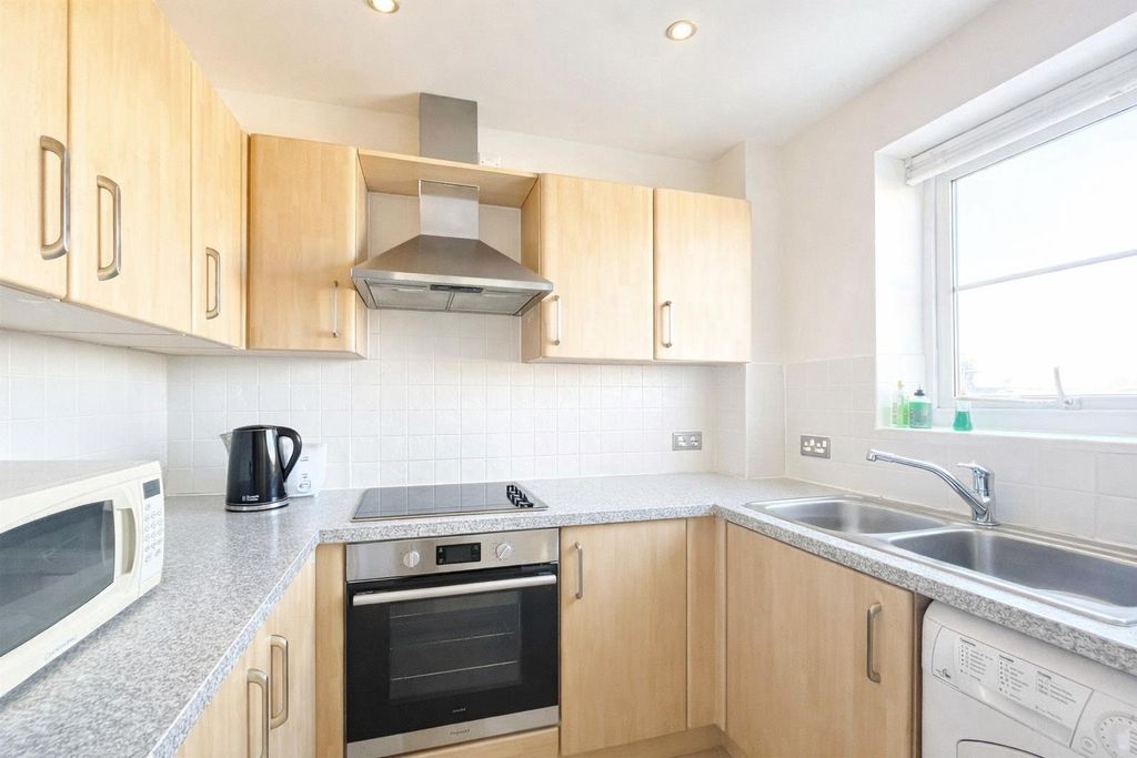 Property photo 3 of 7 14.Png