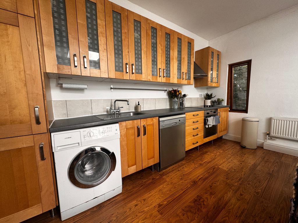 Additional image 15 of 3 bed maisonette for saleLiverpool Road, London N1