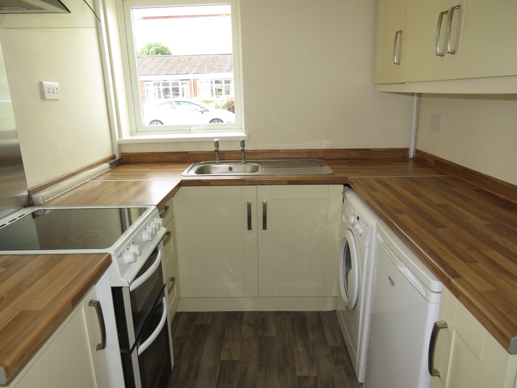 Property photo 2 of 10 Kitchen