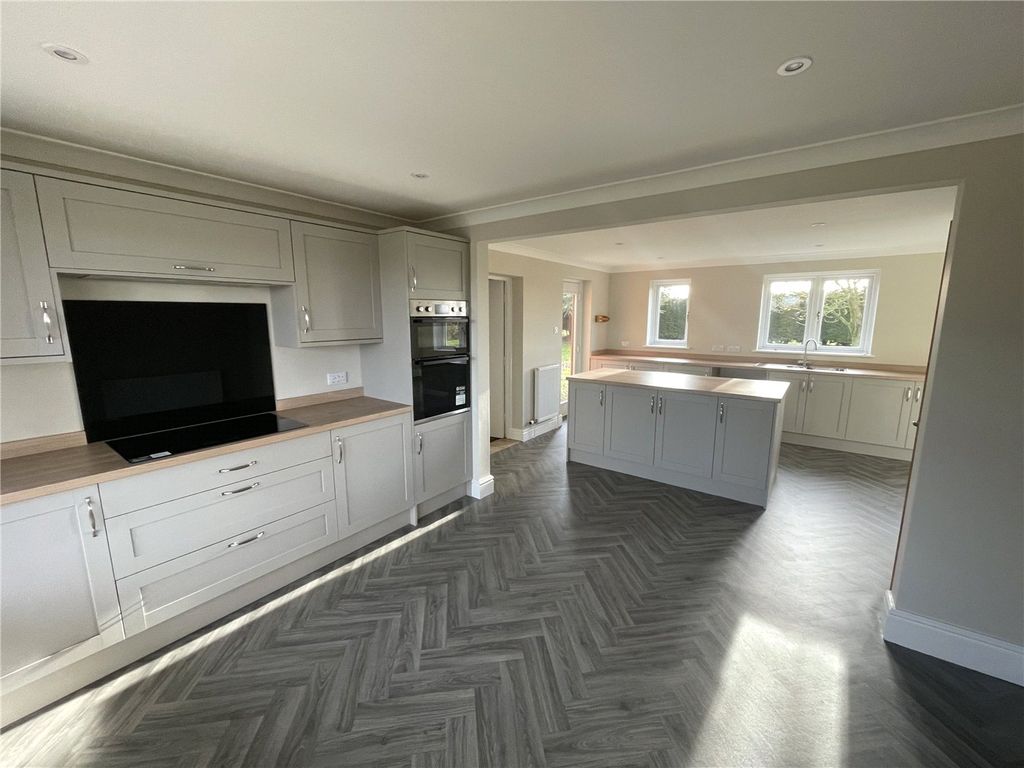 Property photo 3 of 9 Picture No. 02