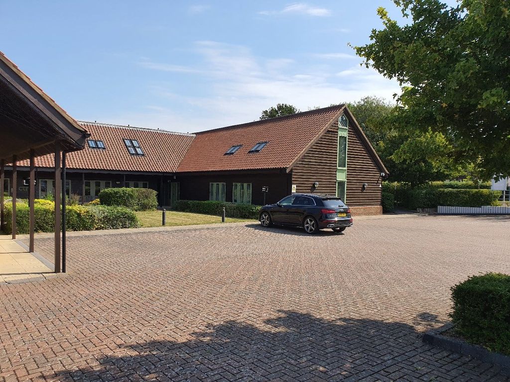 Property photo 1 of 4 Stow Court To Let