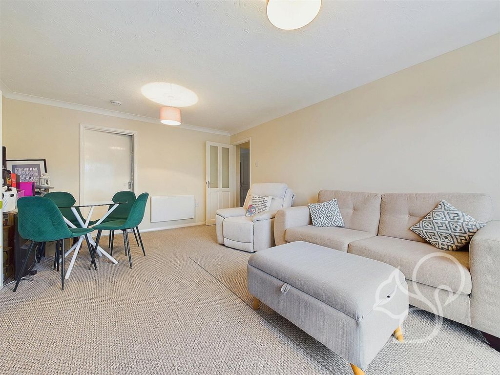 Property photo 2 of 15 Lounge