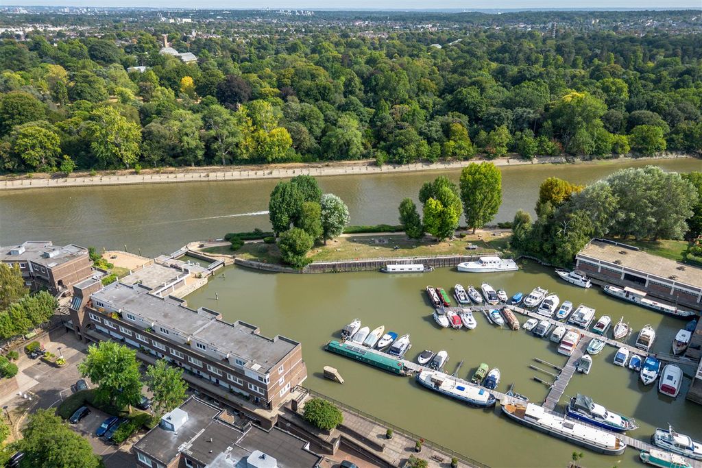 Property photo 1 of 10 14 Marcus Court-27.Jpg