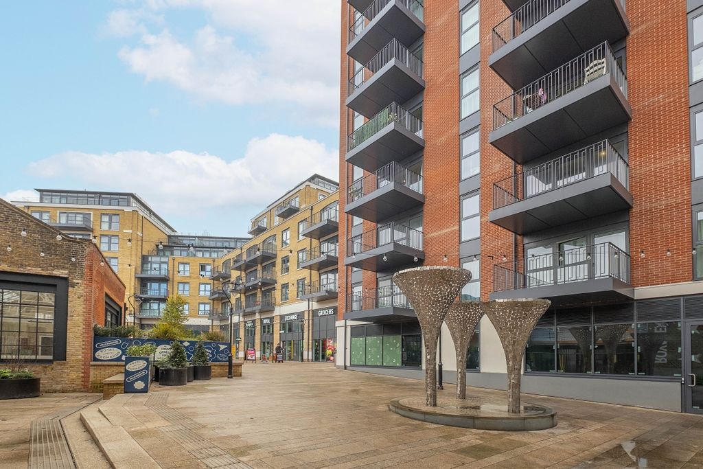 Property photo 2 of 23