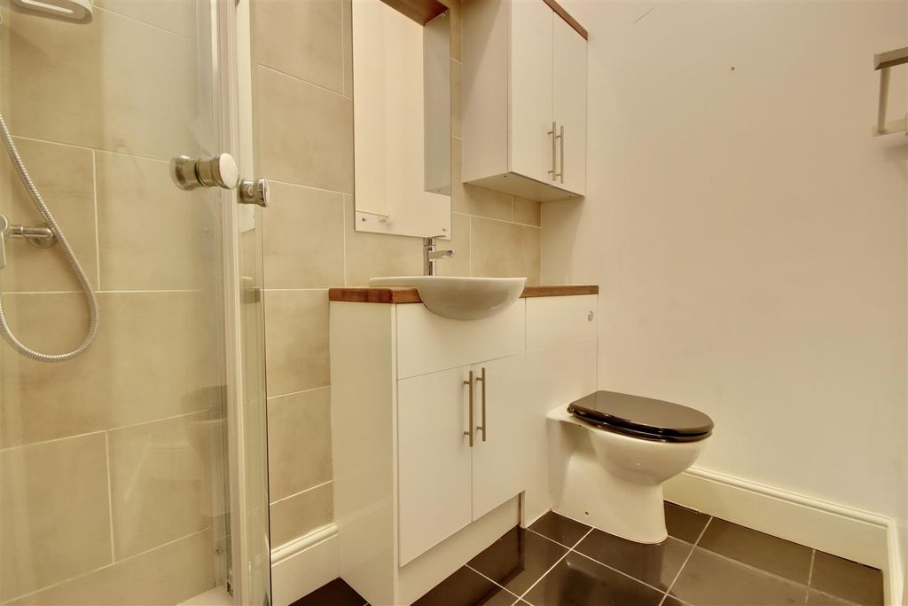 Property photo 3 of 12 B7171F85-40C3-4984-A42B-210A2B25Aa23_1_201_A.Jpeg