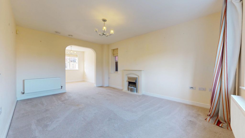 Property photo 3 of 22 4631712