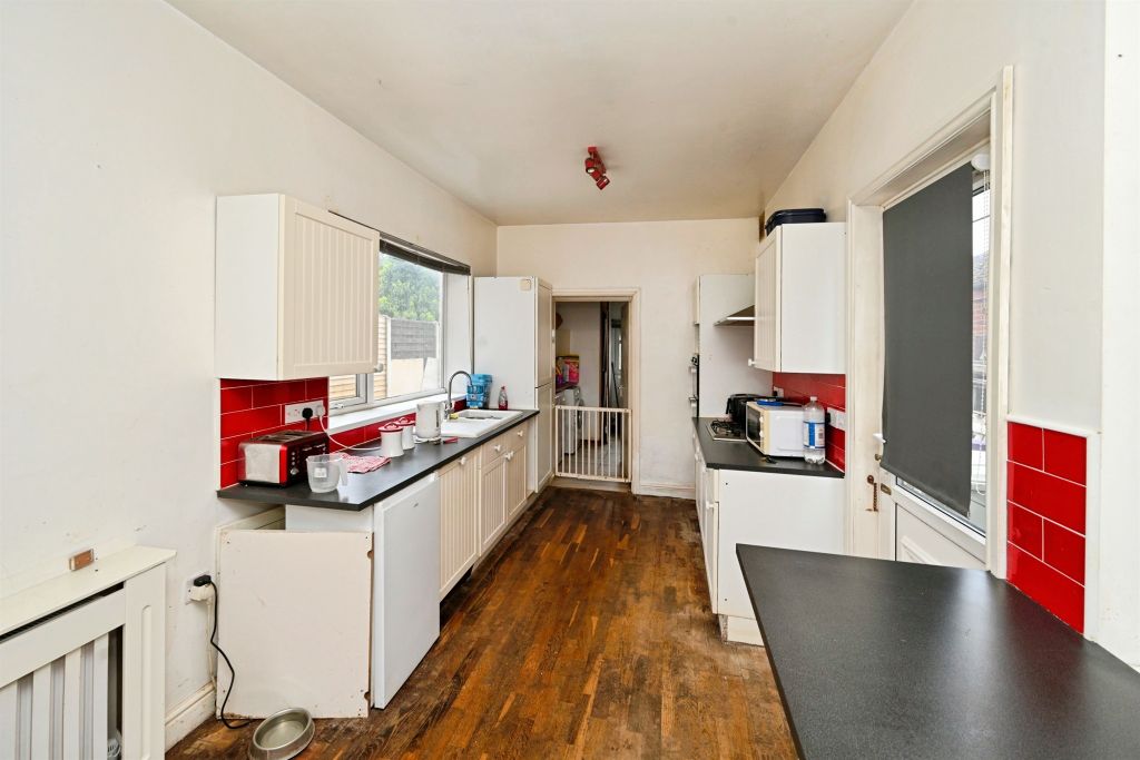 Property photo 2 of 20