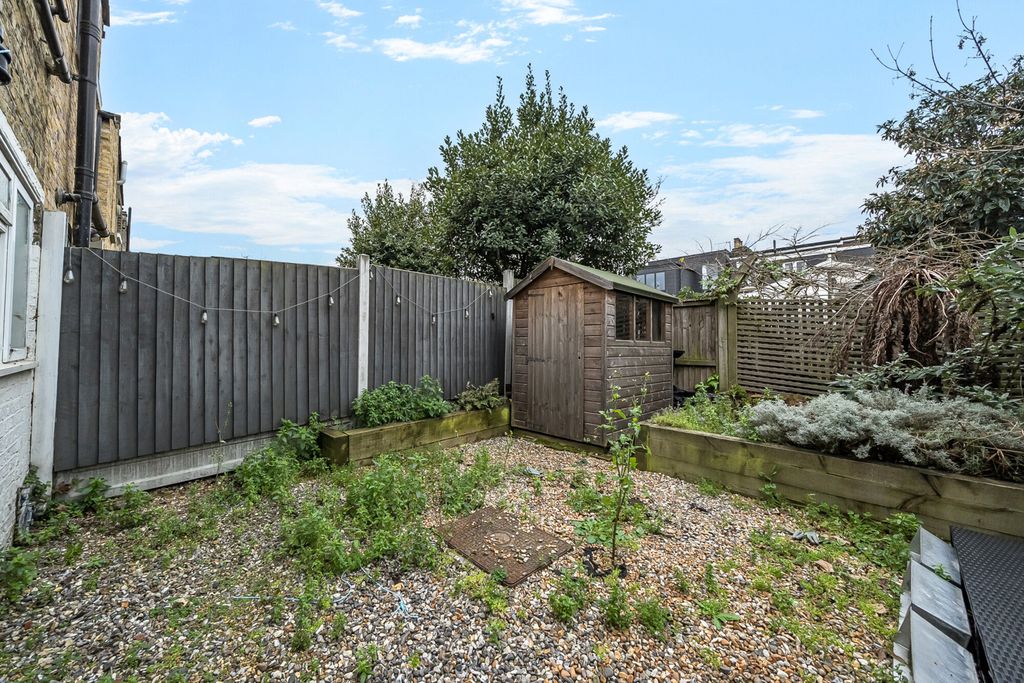 Property photo 3 of 16 Garden