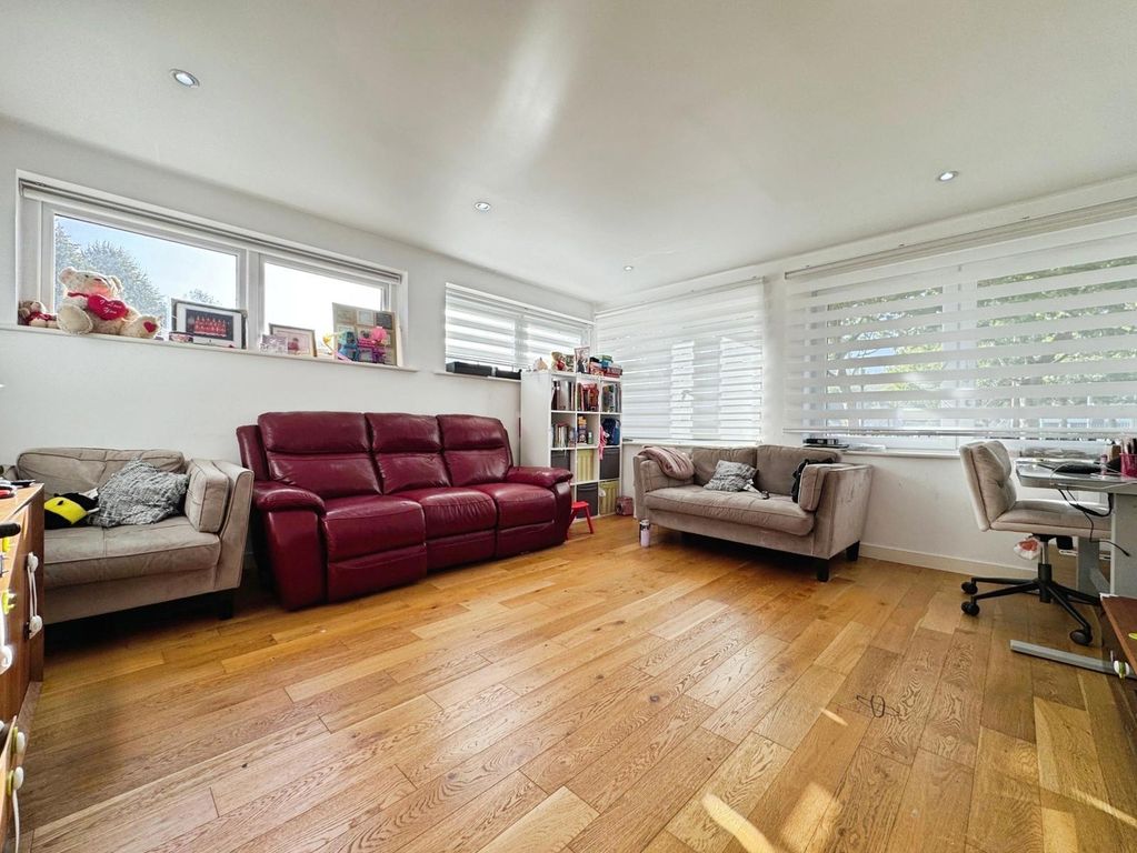 Property photo 2 of 14 Pbox-Img.Jpg