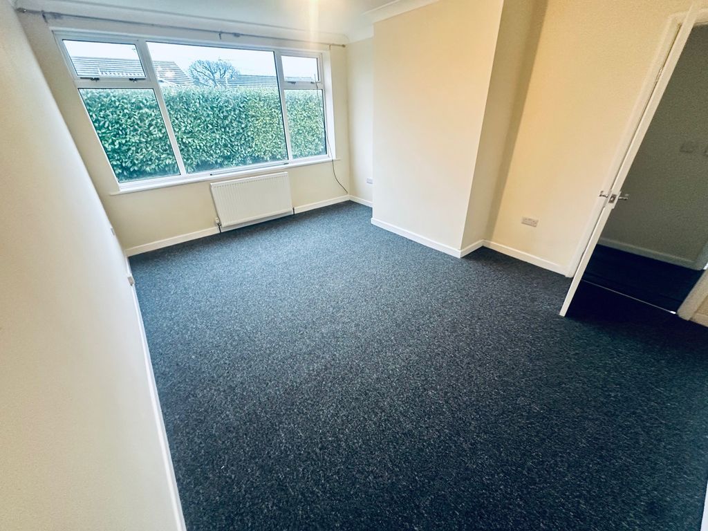 Property photo 3 of 8 Living Room