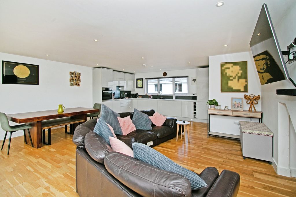 Property photo 1 of 23 Open Plan Living
