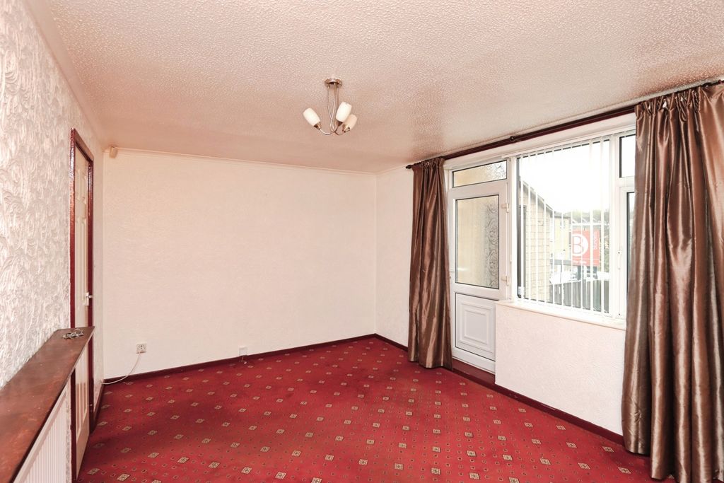 Property photo 3 of 17 Pbox-Img.Jpg