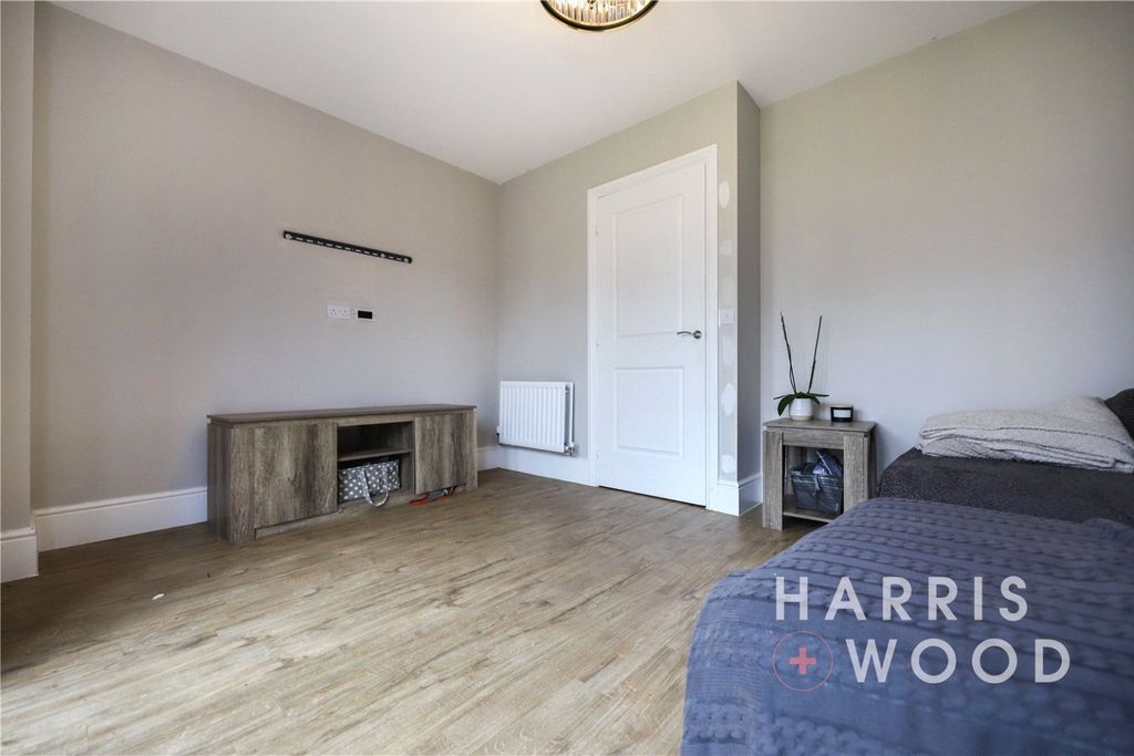 Property photo 2 of 17 3832453