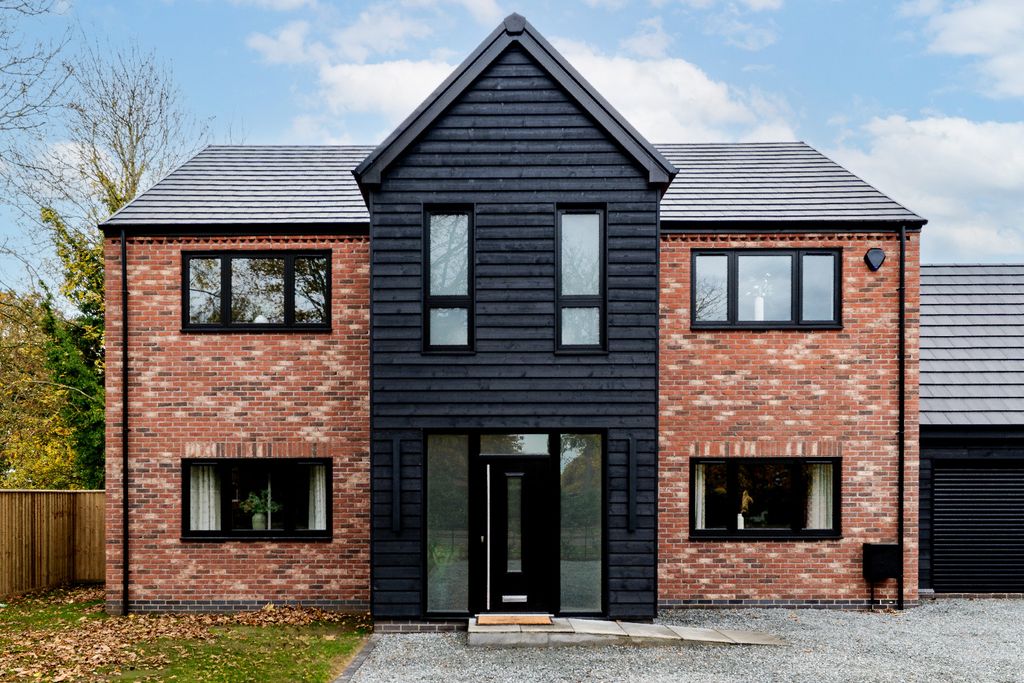 Property photo 2 of 41 4665012