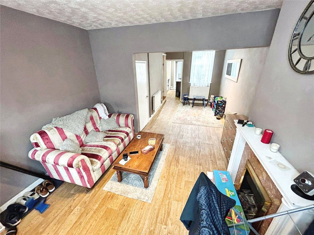 Property photo 3 of 10 Lounge/Dining Room