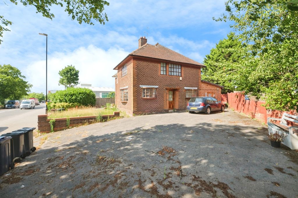 Property photo 1 of 17 Photo