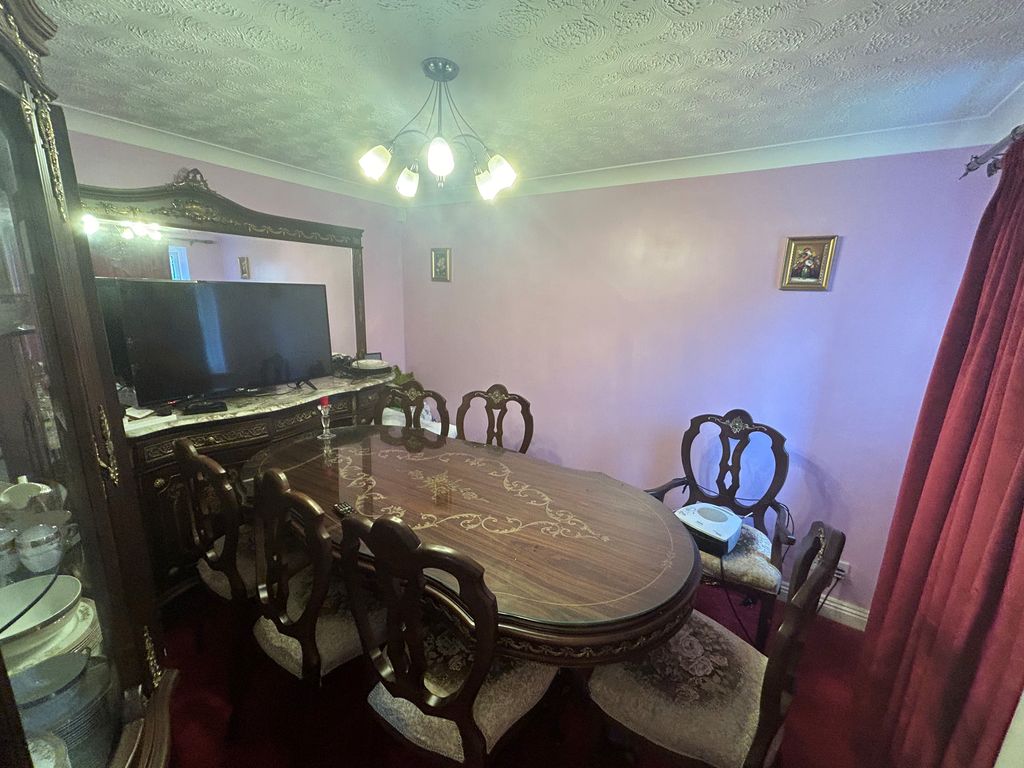 Property photo 2 of 15 Dining Room