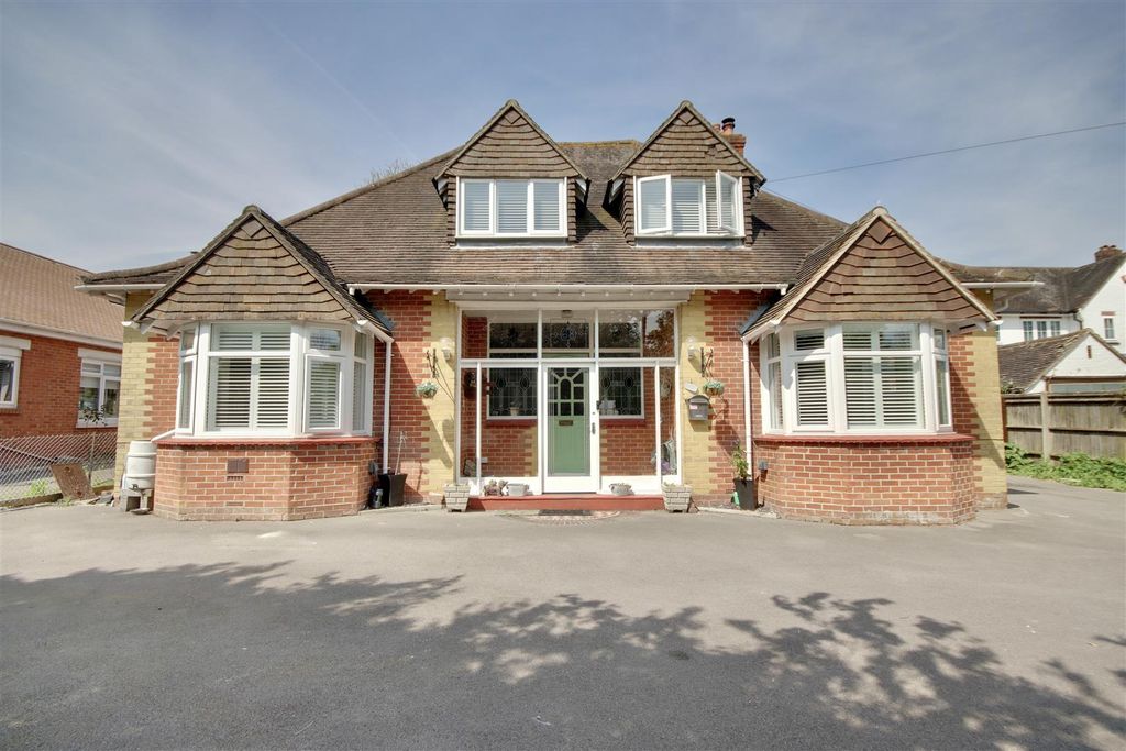 Property photo 2 of 33 Front2