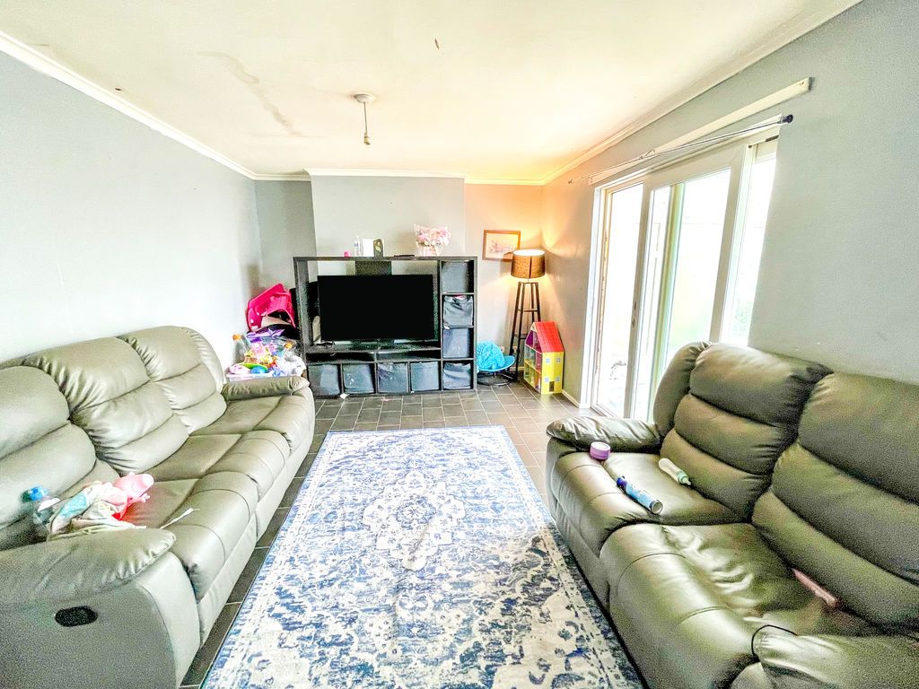 Property photo 3 of 11 Photo 3