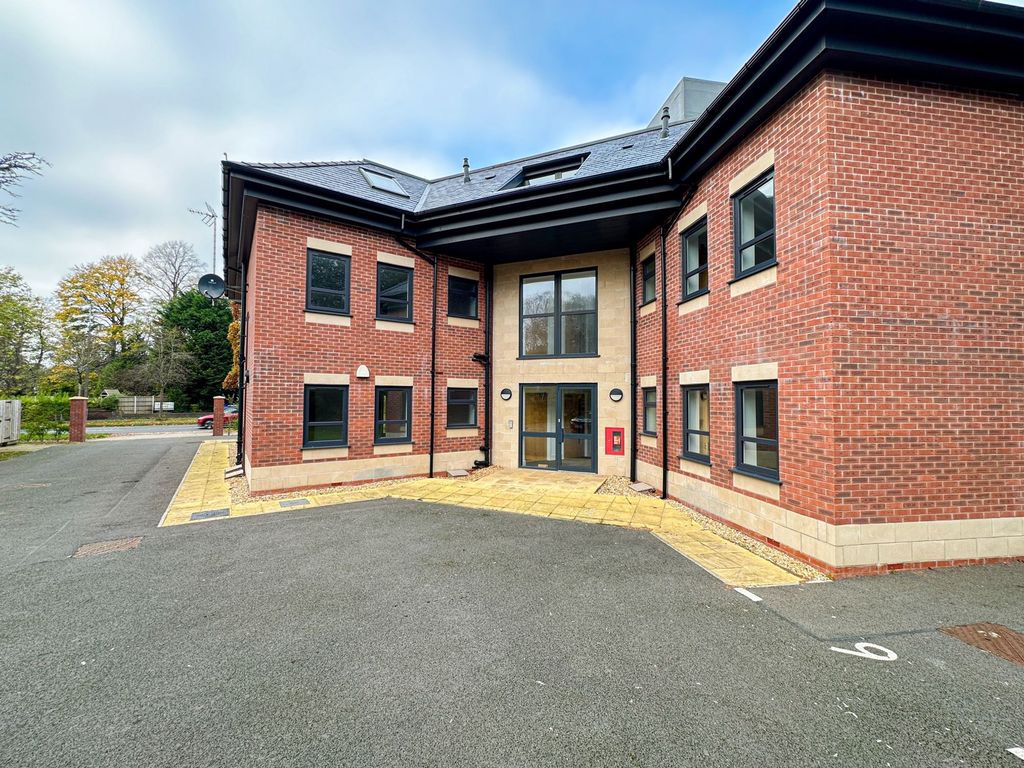 Property photo 1 of 12 Photo 5