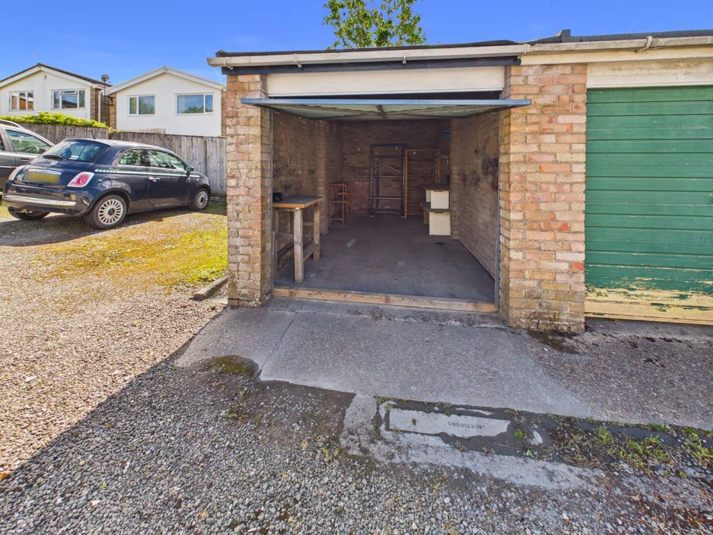 Property photo 2 of 4 Front
