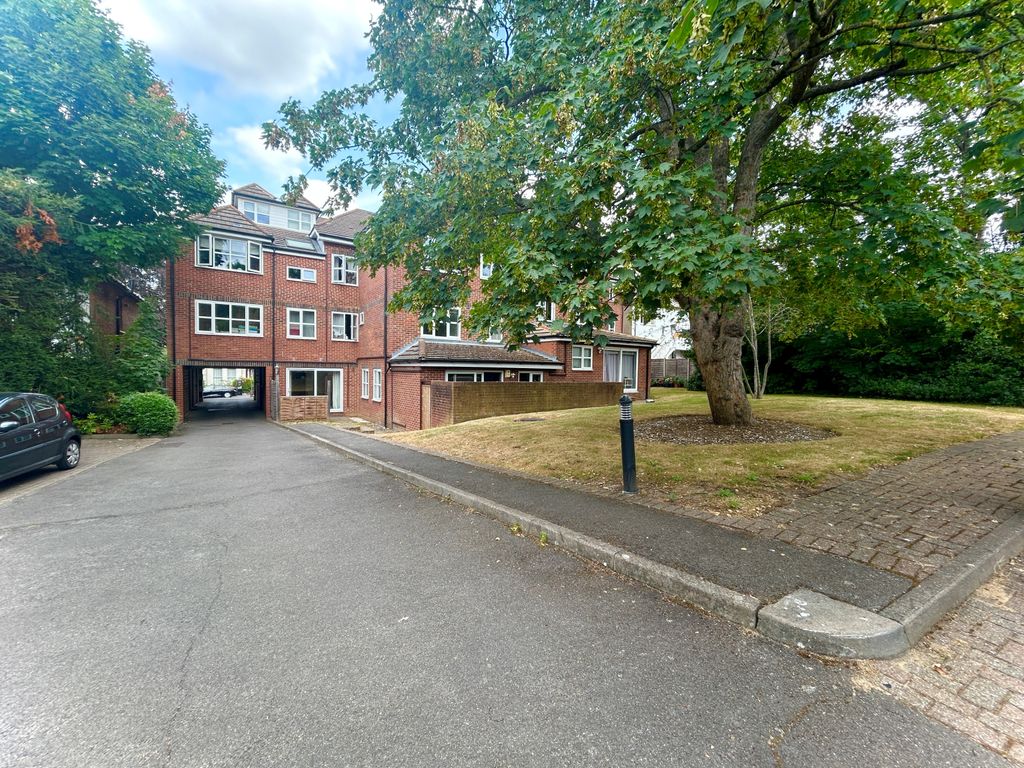 Property photo 2 of 12 1