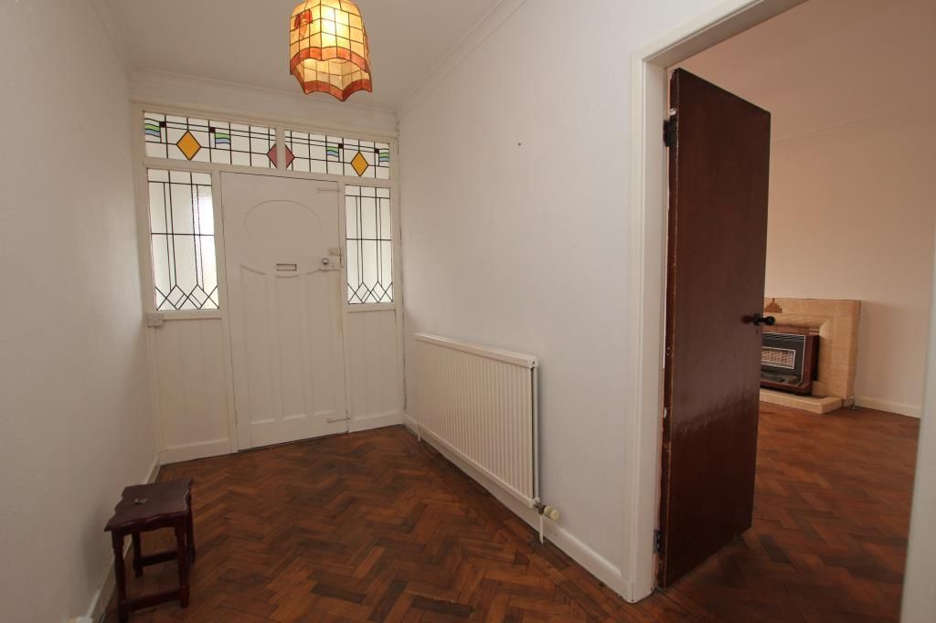 Property photo 3 of 10 Hall.Jpg