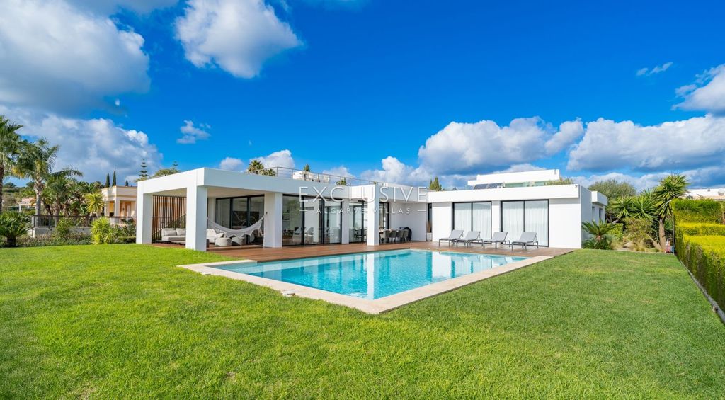 Property photo 2 of 63